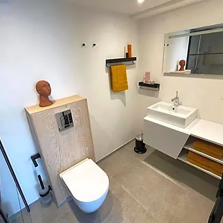 לינה וארוחת בוקר Le Du Designer ליבין